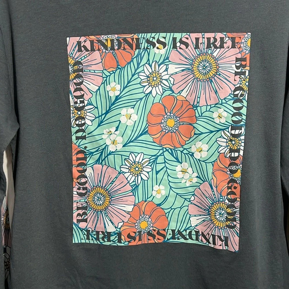 REBELLIOUS ONE Size Small- Kindness Is Free-Graphic T-Shirt - Gray - Picture 2 of 6